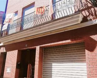 Vista exterior de Casa adosada en venda en Montserrat amb Aire condicionat, Terrassa i Balcó