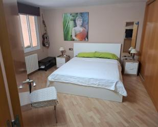 Dormitori de Dúplex per a compartir en  Barcelona Capital amb Calefacció, Parquet i Terrassa