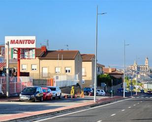 Aparcament de Nau industrial de lloguer en La Lastrilla  amb Aire condicionat i Moblat