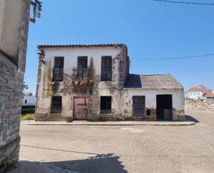Vista exterior de Casa o xalet en venda en Conquista amb Jardí privat, Terrassa i Balcó