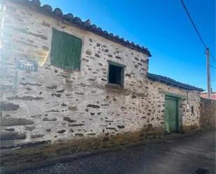Exterior view of House or chalet for sale in Luyego