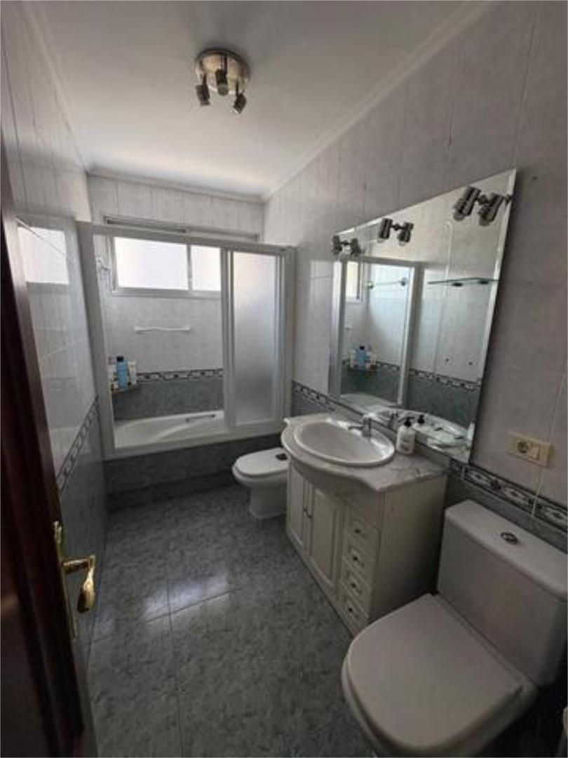 Bathroom of Flat for sale in Vigo   with Terrace