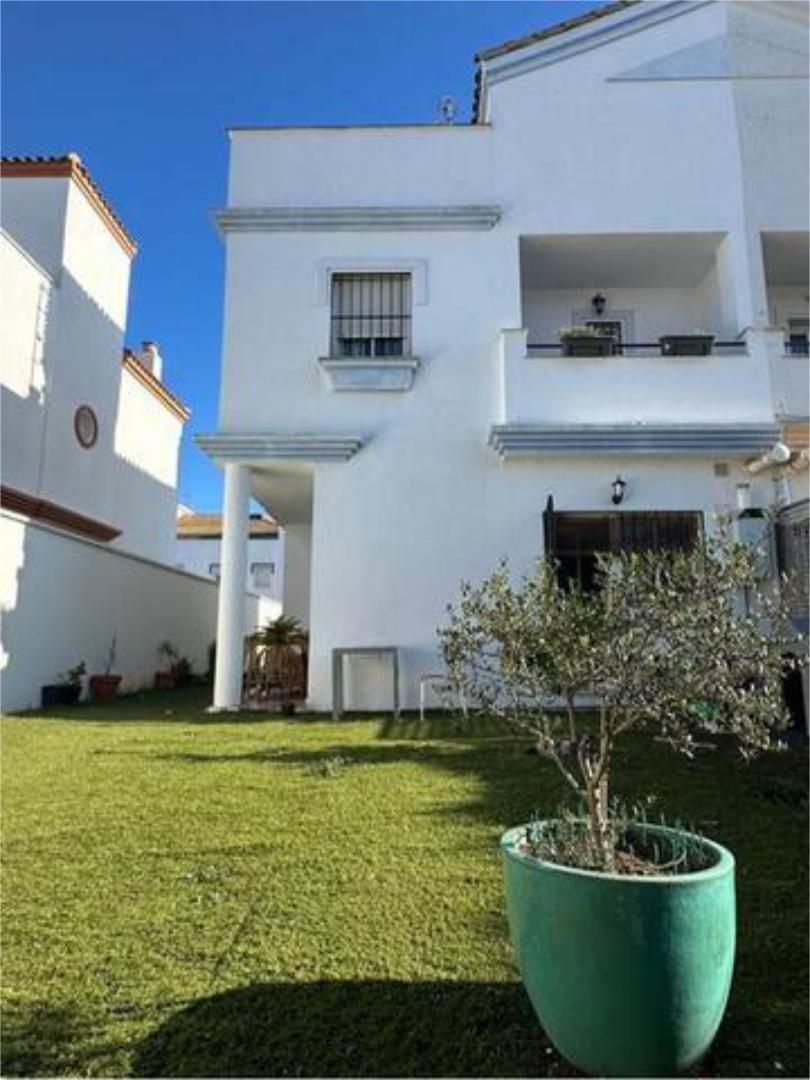 Exterior view of Single-family semi-detached to rent in Bollullos de la Mitación  with Private garden, Terrace and Storage room