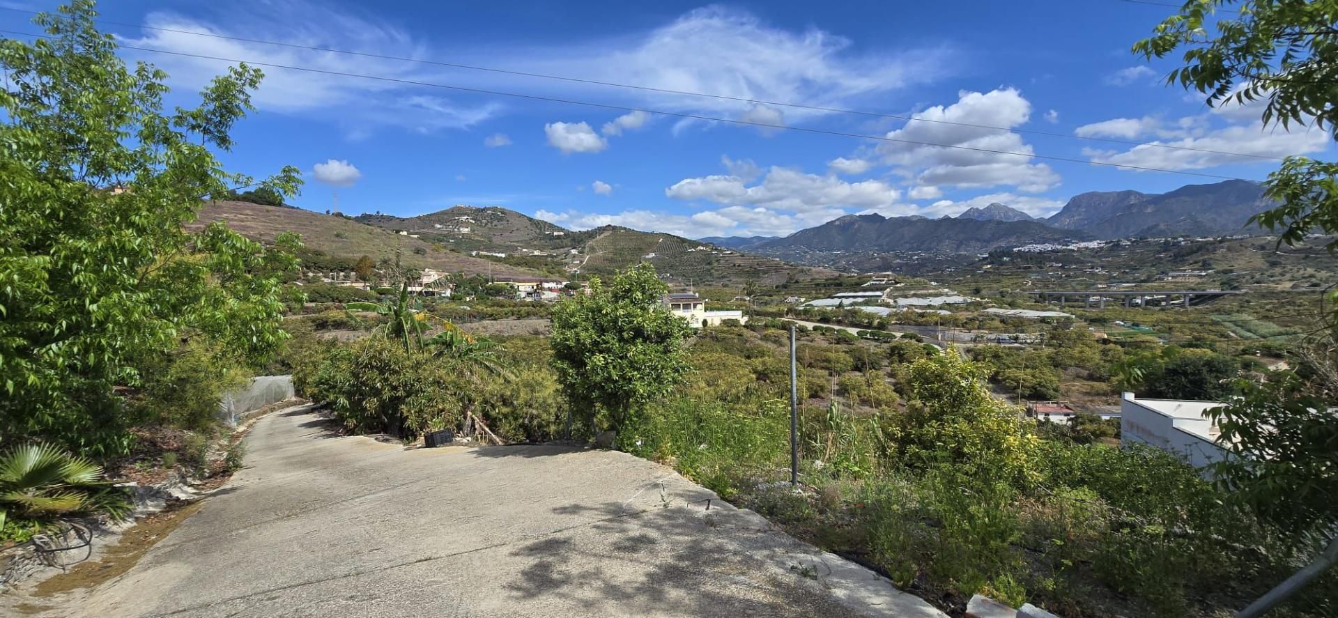 Vista exterior de Casa o xalet en venda en Nerja amb Aire condicionat, Terrassa i Piscina
