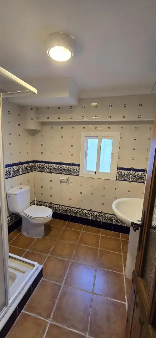Bathroom of Houses for sale in Nerja  with Air Conditioner, Heating and Private garden