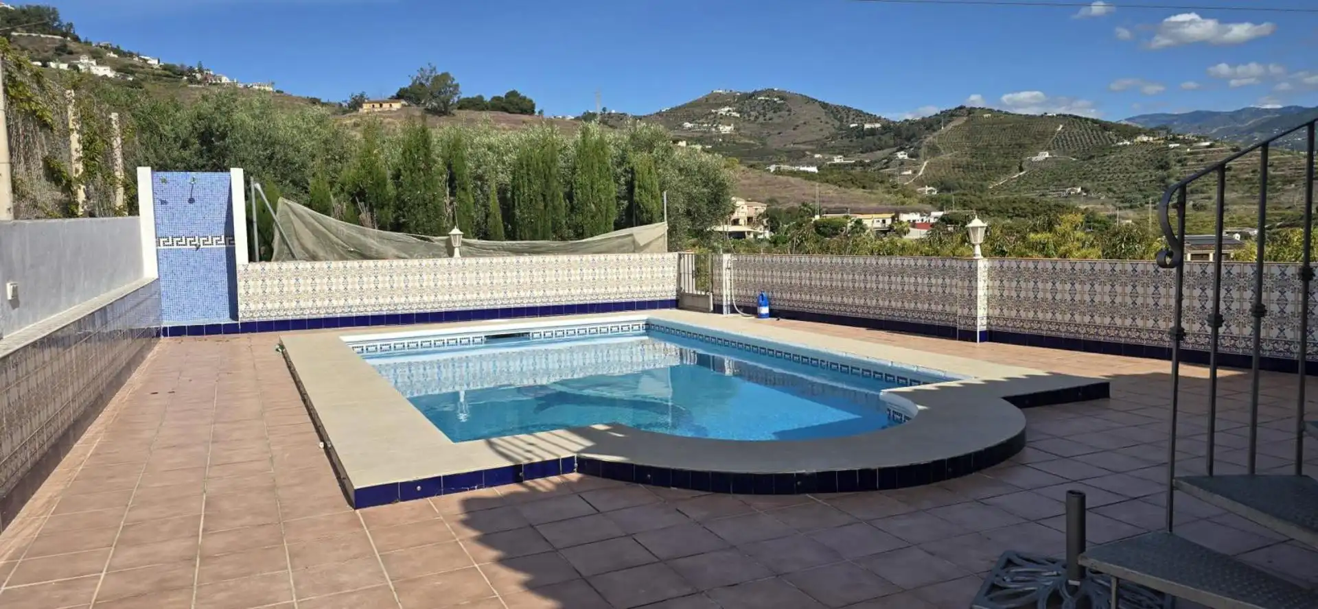 Swimming pool of Houses for sale in Nerja  with Air Conditioner, Heating and Private garden