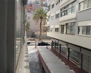 Vista exterior de Pis en venda en Las Palmas de Gran Canaria amb Aire condicionat i Balcó