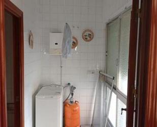 Bathroom of Flat to rent in  Cádiz Capital  with Heating and Furnished