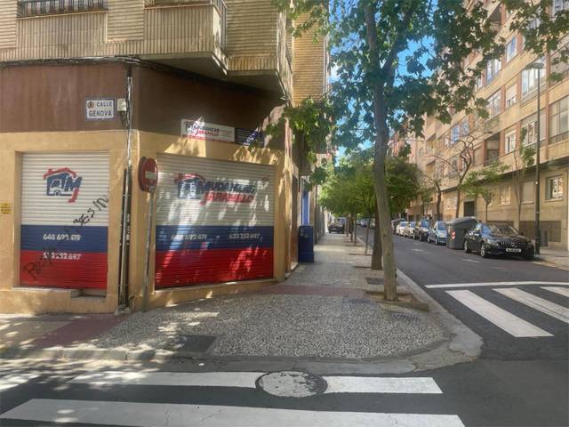 Local comercial en Venta en Calle de Pedro Lapuyade, 24 en Barrio de San José