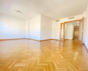 Living room of Flat for sale in  Madrid Capital  with Air Conditioner and Swimming Pool