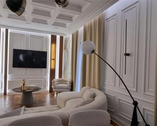Sala d'estar de Pis en venda en  Madrid Capital amb Aire condicionat, Calefacció i Parquet
