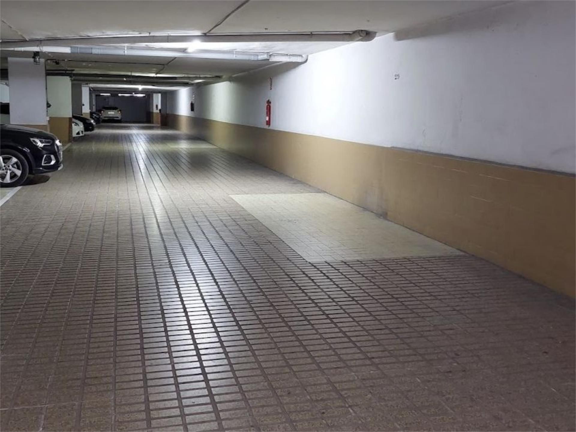 Aparcament de Garatge en venda en  Sevilla Capital