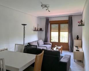 Living room of Flat for sale in Medina de Rioseco  with Heating, Parquet flooring and Furnished
