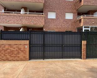 Vista exterior de Pis en venda en Oropesa del Mar / Orpesa amb Aire condicionat, Terrassa i Piscina