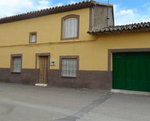 Vista exterior de Casa adosada en venda en Toro amb Balcó