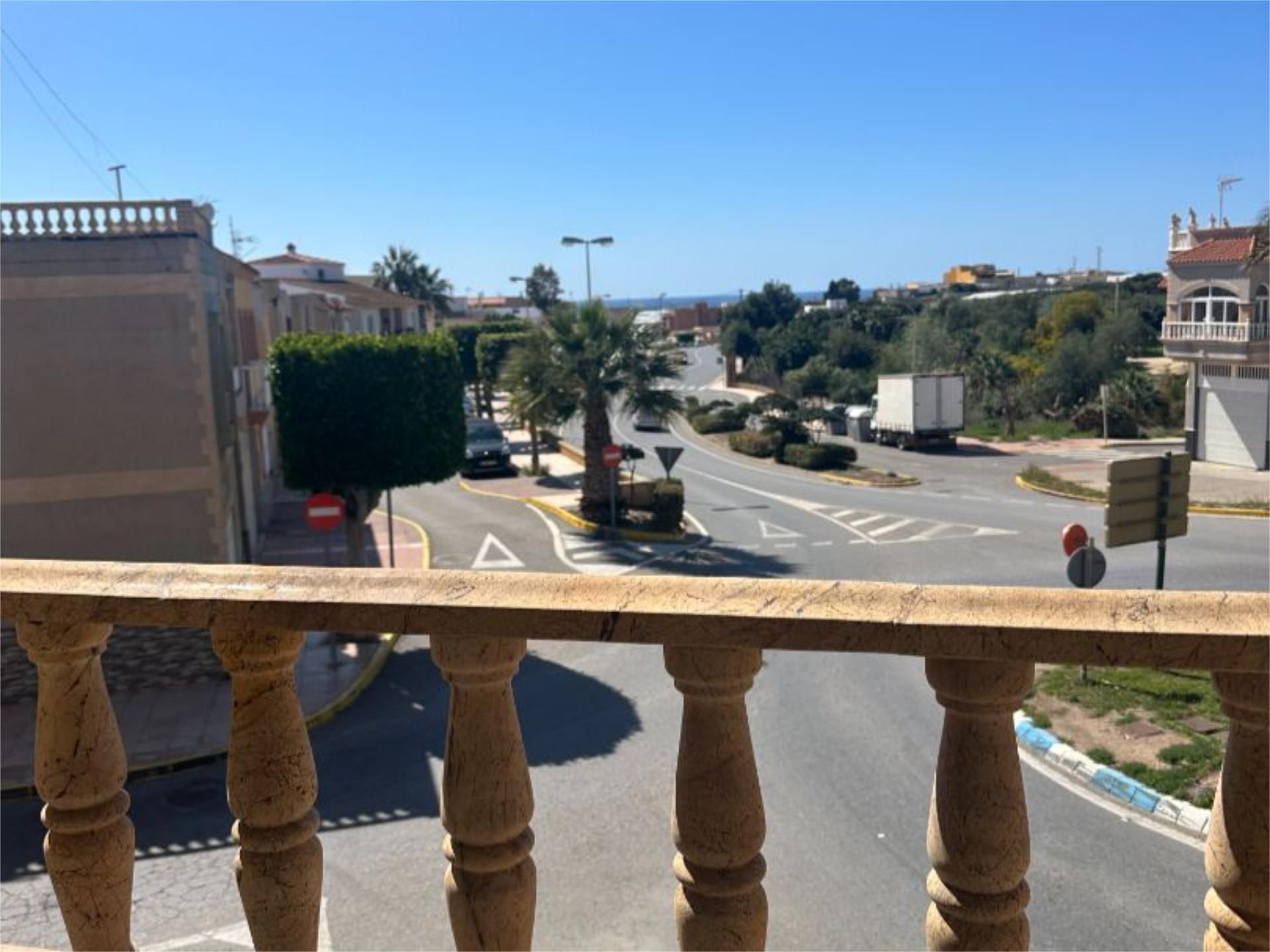 Vista exterior de Pis en venda en El Ejido amb Terrassa i Balcó