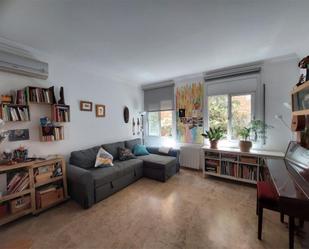Sala d'estar de Pis en venda en Sant Cugat del Vallès amb Aire condicionat