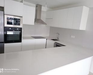 Kitchen of Flat for sale in  Madrid Capital  with Air Conditioner, Heating and Oven