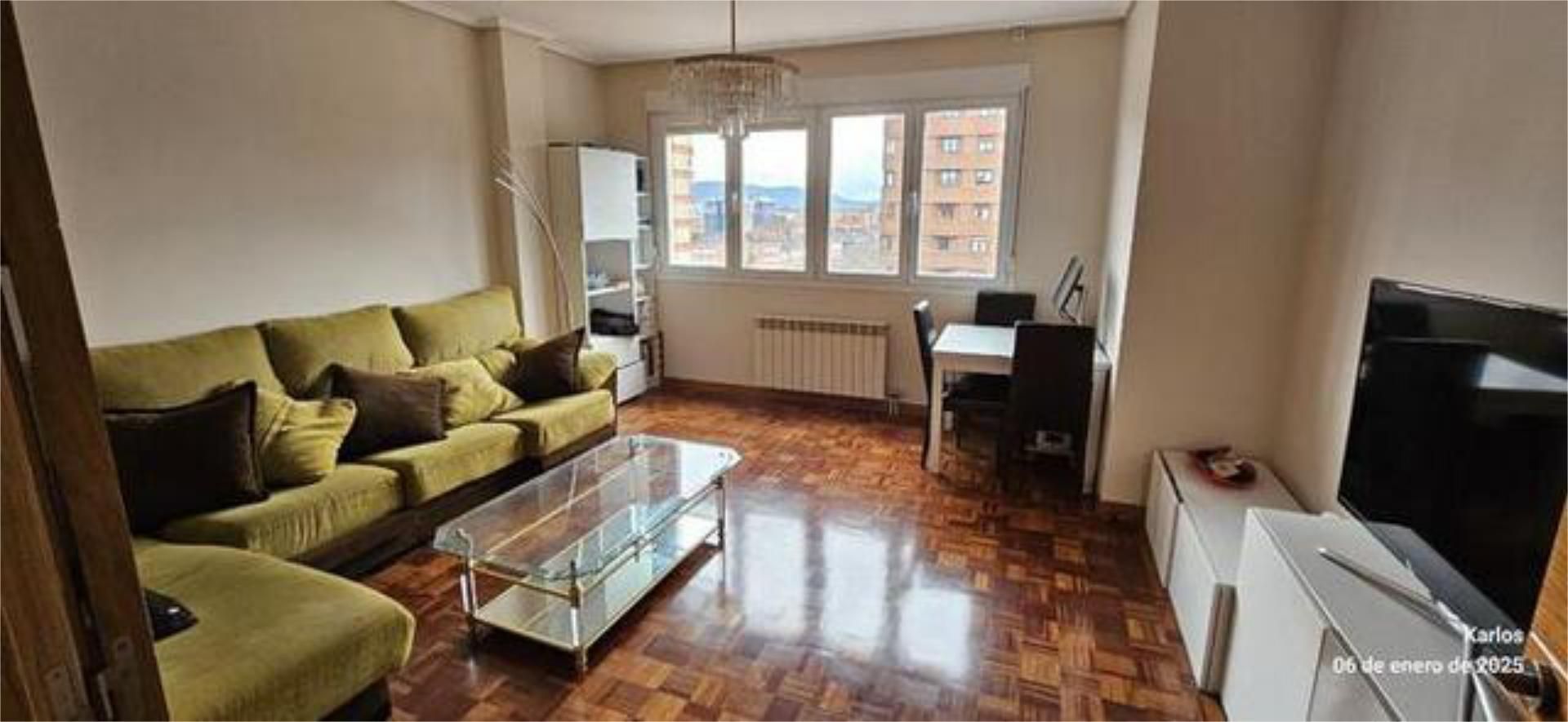 Sala d'estar de Pis en venda en Vitoria - Gasteiz amb Calefacció, Terrassa i Traster