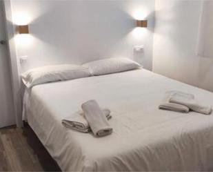 Bedroom of Flat for sale in  Madrid Capital