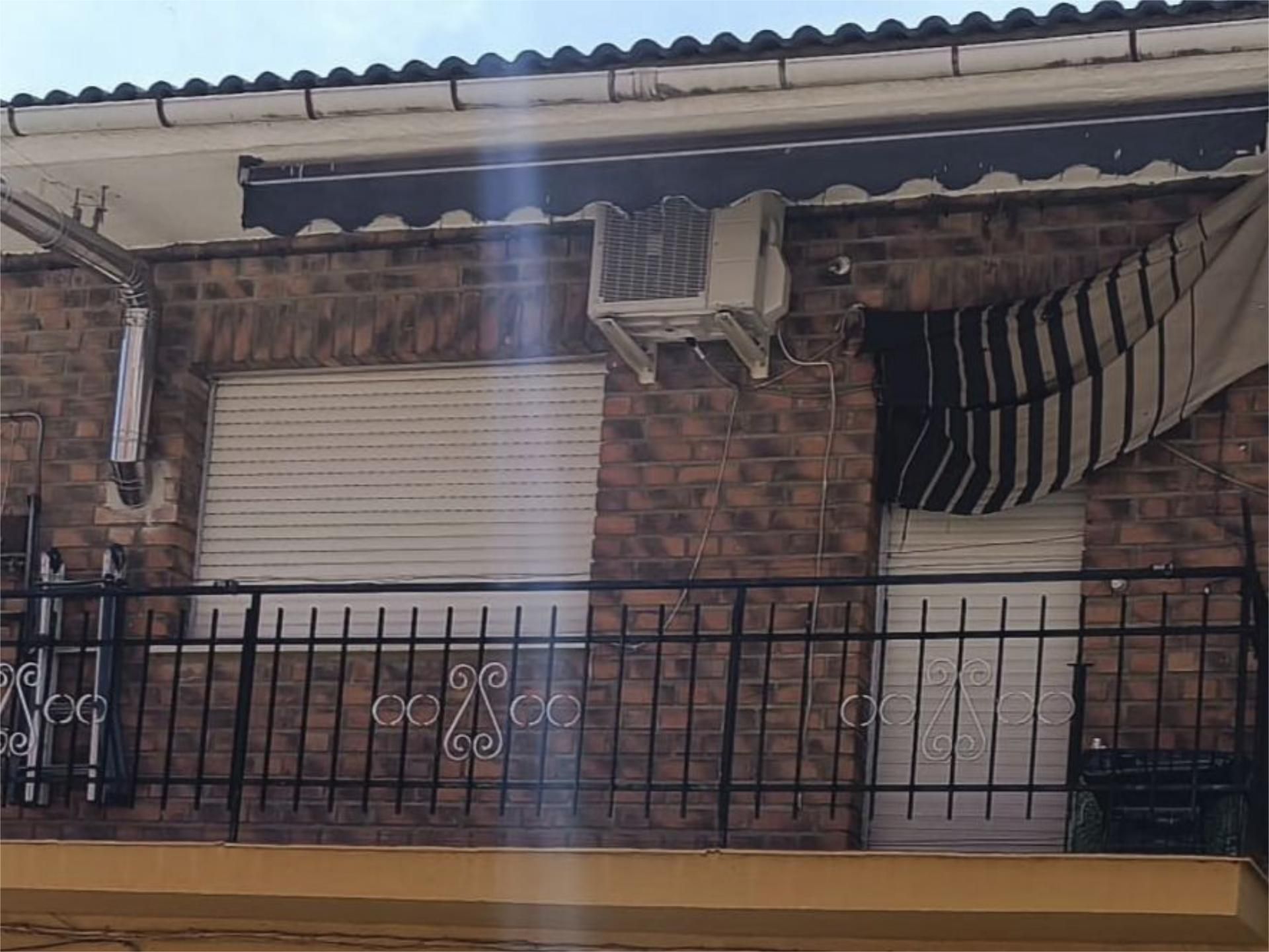 Vista exterior de Pis en venda en El Tiemblo  amb Aire condicionat i Terrassa