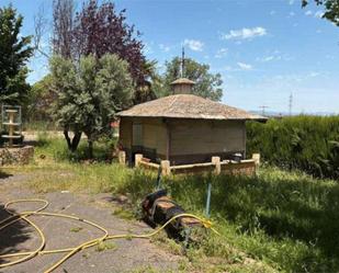 Vista exterior de Casa adosada en venda en Ciudad Real Capital amb Calefacció, Jardí privat i Terrassa