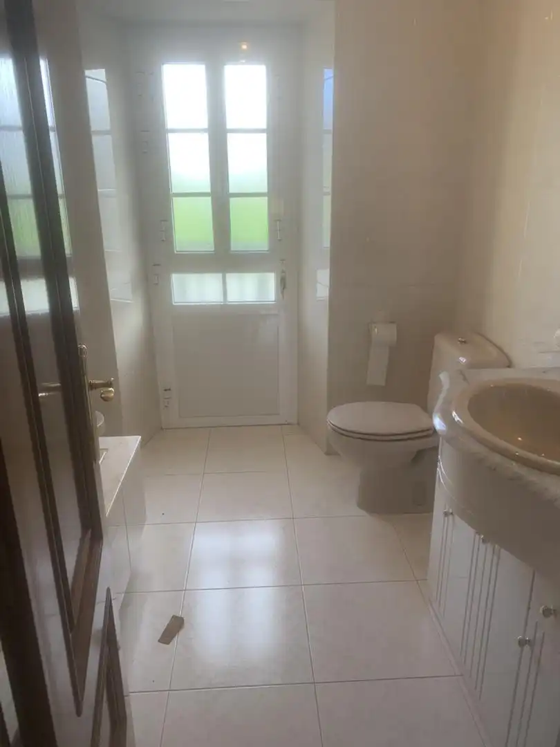 Wohnung zum Verkauf in AC-231, 57, Aranga Badezimmer von Wohnung zum Verkauf in Aranga mit Heizung, Privatgarten und Terrasse