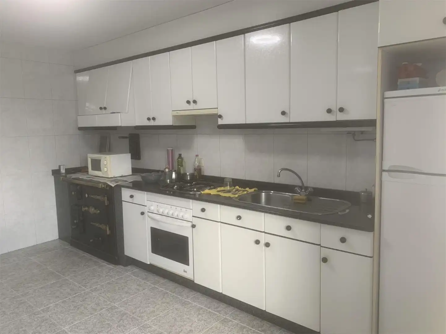 Wohnung zum Verkauf in AC-231, 57, Aranga Küche von Wohnung zum Verkauf in Aranga mit Heizung, Privatgarten und Terrasse