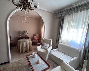 Sala d'estar de Pis en venda en Utrera amb Aire condicionat
