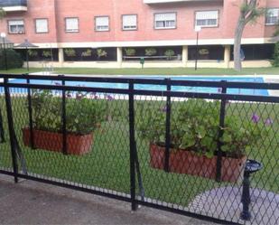Swimming pool of Flat to rent in  Sevilla Capital  with Air Conditioner, Heating and Swimming Pool