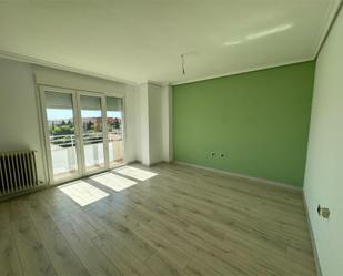 Living room of Flat to rent in  Albacete Capital  with Balcony