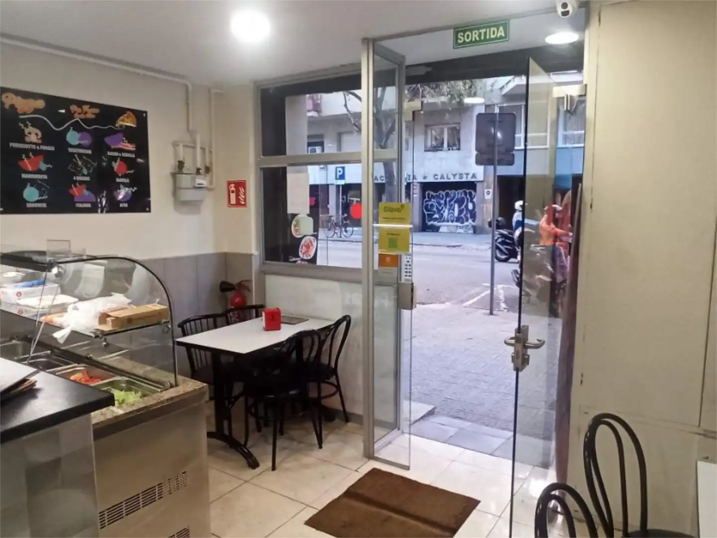 Local en traspaso en Barcelona con Aire acondicionado y Amueblado