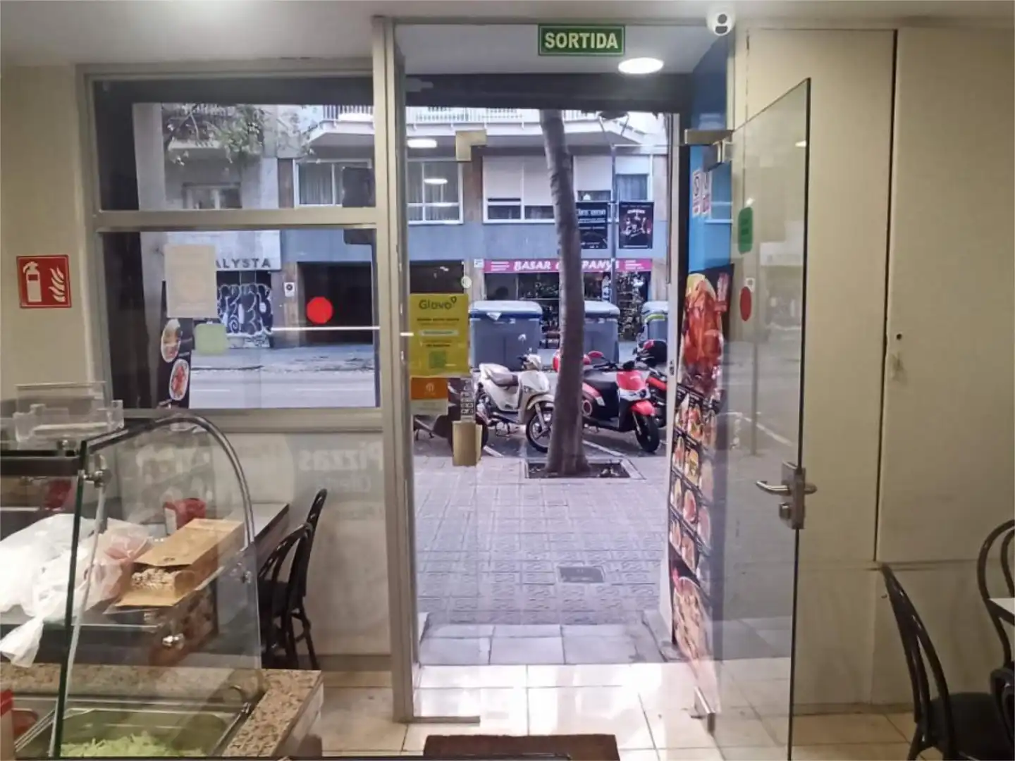 Local en traspaso en Barcelona con Aire acondicionado y Amueblado