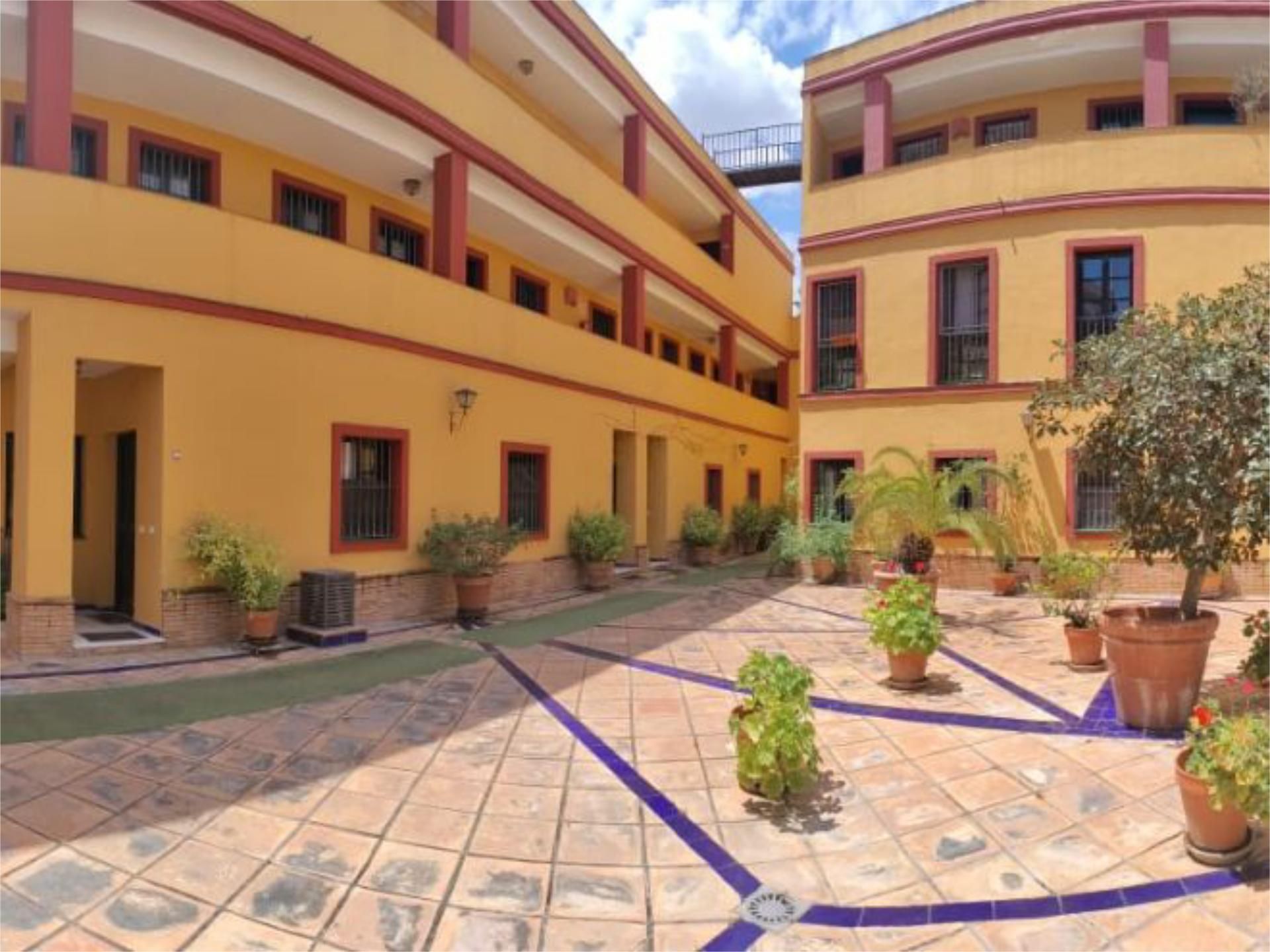 Jardín de Piso en venta en  Sevilla Capital con Aire acondicionado, Calefacción y Amueblado