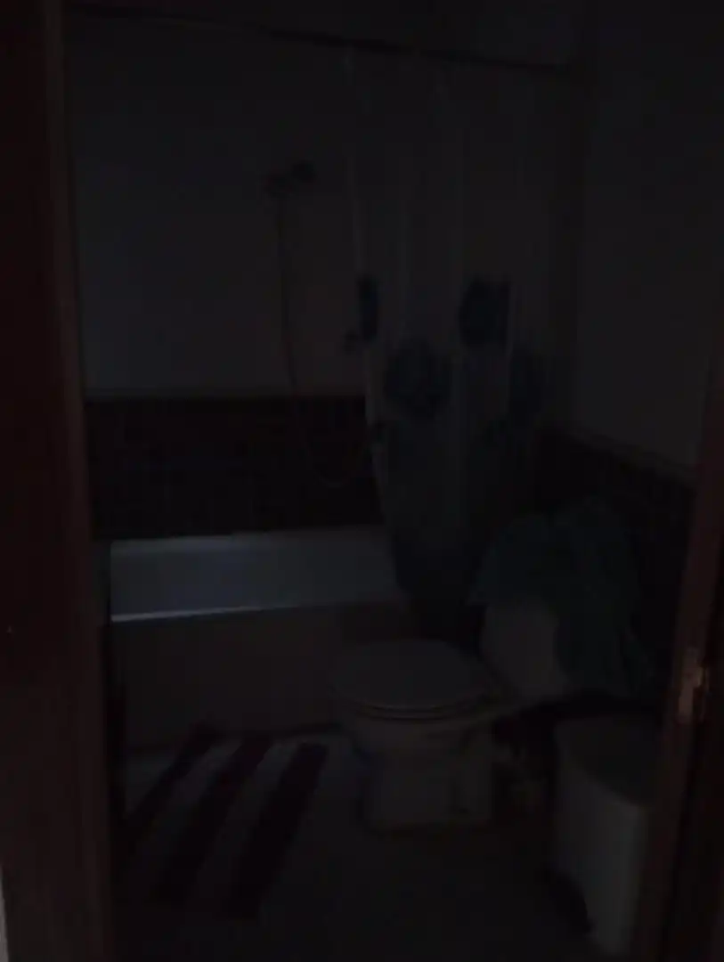 Piso en venta en Calle Nieve, 183, Quintanar del Rey Baño de Piso en venta en Quintanar del Rey con Calefacción, Trastero y Amueblado