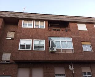 Vista exterior de Pis en venda en Quintanar del Rey amb Calefacció, Traster i Moblat