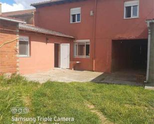 Vista exterior de Casa o xalet de lloguer en Laguna de Negrillos