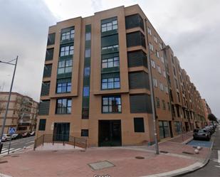 Exterior view of Flat for sale in Parla  with Air Conditioner, Terrace and Swimming Pool