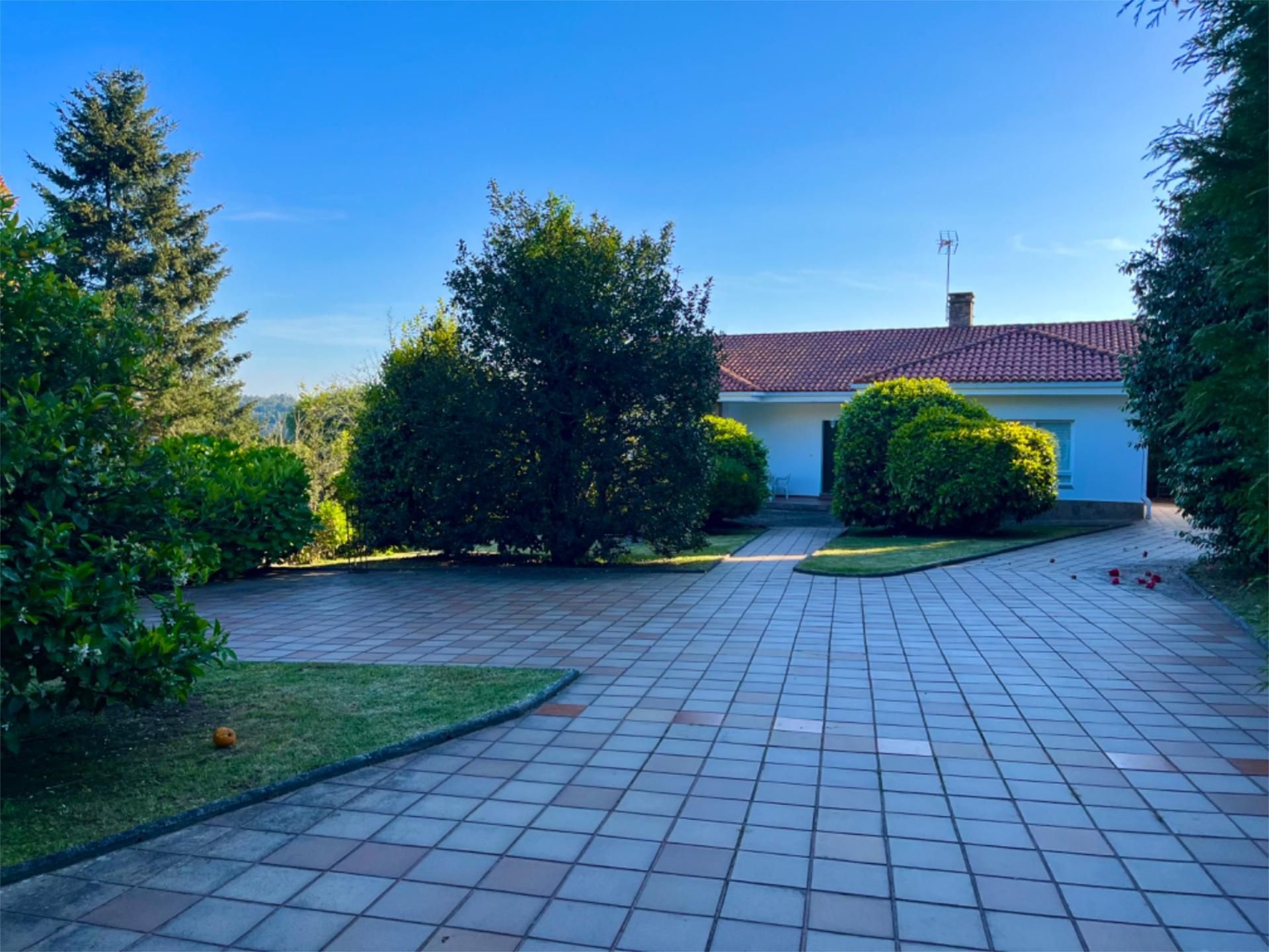 Exterior view of Flat for sale in Oleiros  with Heating, Private garden and Parquet flooring