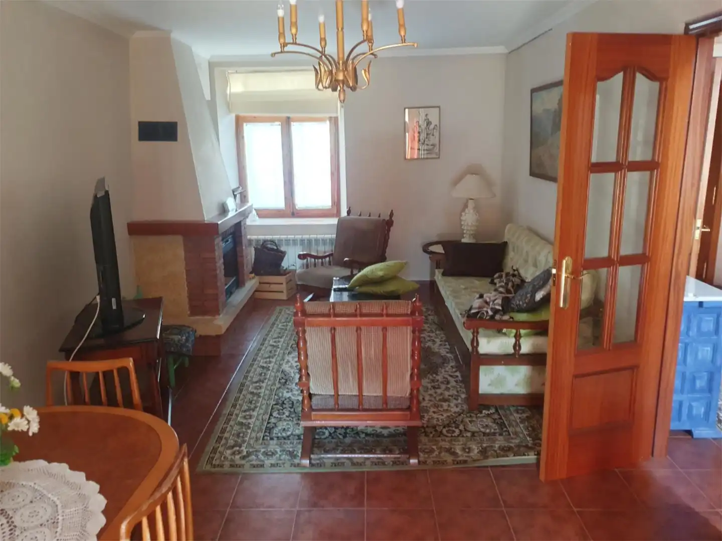 Sala de estar de Casa adosada en venta en Wamba con Calefacción, Jardín privado y Parquet