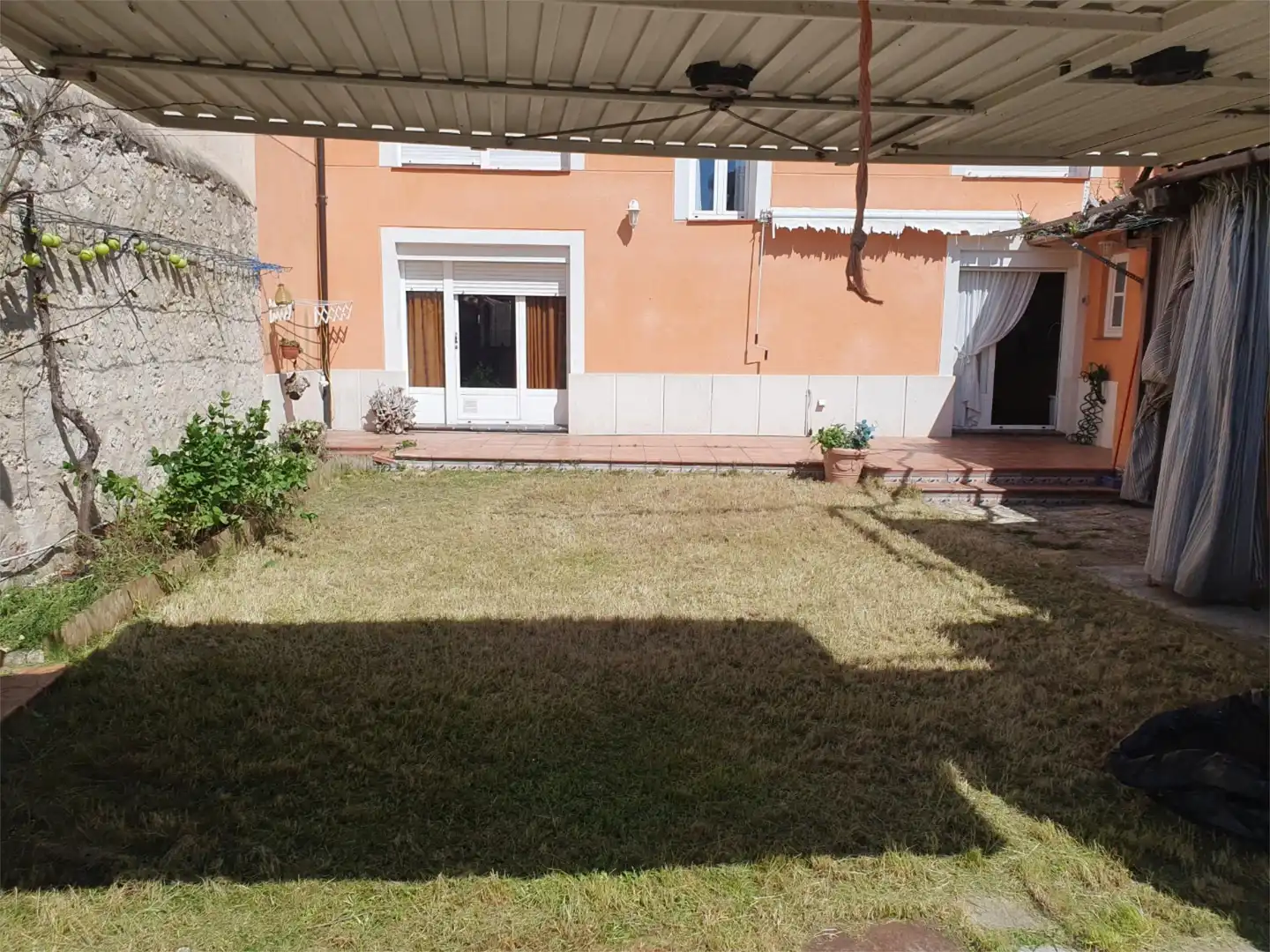 Jardín de Casa adosada en venta en Wamba con Calefacción, Jardín privado y Parquet