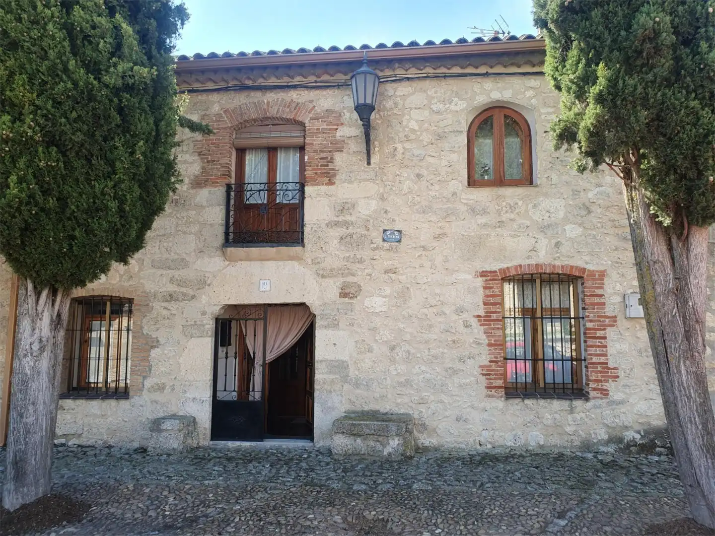 Vista exterior de Casa adosada en venta en Wamba con Calefacción, Jardín privado y Parquet