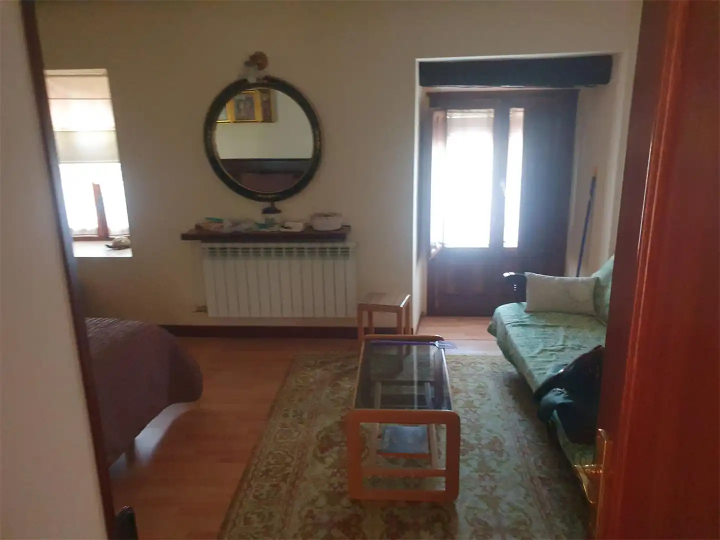 Sala de estar de Casa adosada en venta en Wamba con Calefacción, Jardín privado y Parquet