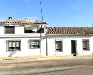 Vista exterior de Casa adosada en venda en La Puebla de Híjar amb Calefacció, Terrassa i Traster