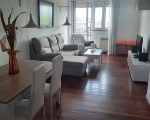 Sala d'estar de Pis de lloguer en Santander amb Balcó