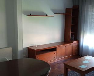 Sala d'estar de Pis de lloguer en O Porriño   amb Calefacció, Parquet i Traster