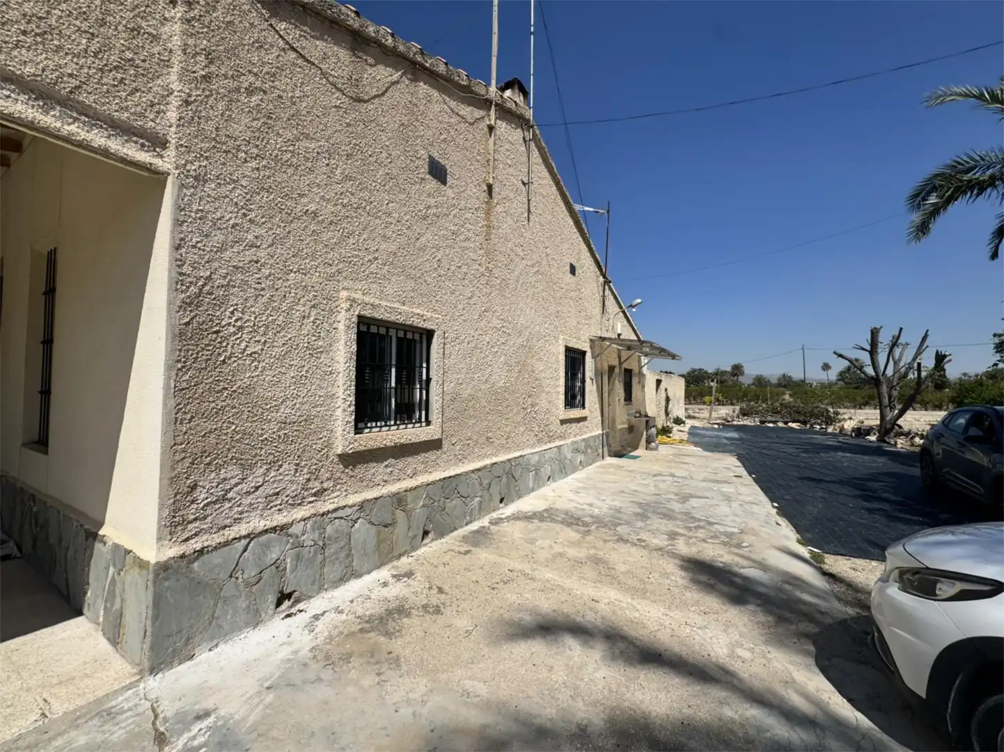 Country house zum Verkauf in Avinguda D'algoda, 37, La Algoda - Matola - Llano de San José Außenansicht von Country house zum Verkauf in Elche / Elx mit Klimaanlage und Terrasse
