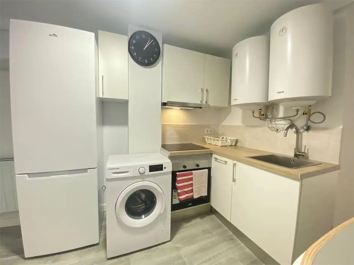 Room in Calle los Claveles, 12, Zona Alta Room in Calle los Claveles, 12, Zona Alta