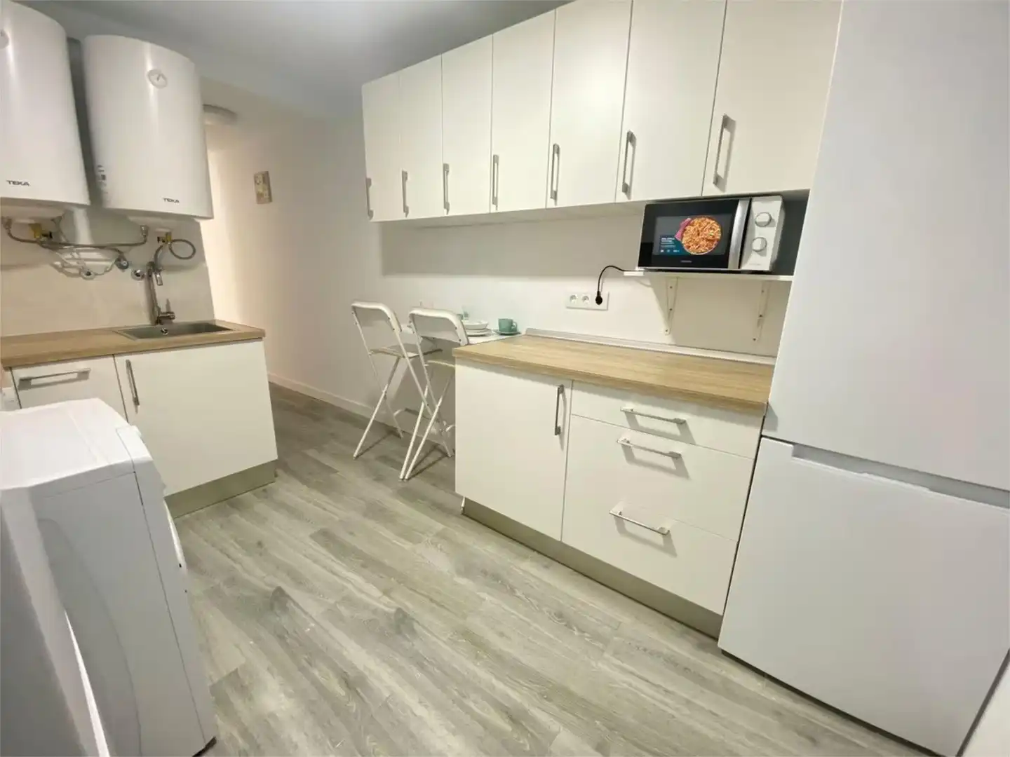 Room in Calle los Claveles, 12, Zona Alta Room in Calle los Claveles, 12, Zona Alta