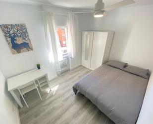 Bedroom of Flat to share in Ponferrada  with Heating, Parquet flooring and Furnished